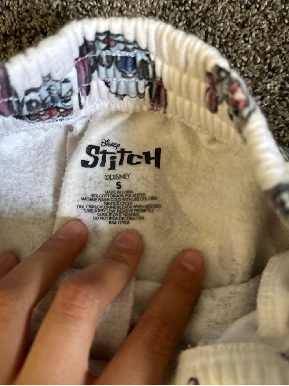 Disney Stitch Shorts Size Small 0186 - Picture 2 of 2